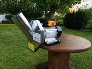 Drtič na ovoce elektrický 550W